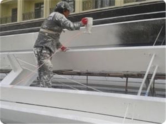 7、现场薄型防火涂料施工.jpg